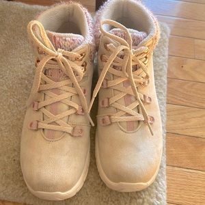 Synergy - Pretty Hiker worn twice!